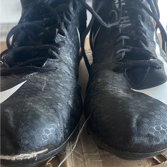 Nike Alpha Menace Football Cleats - Picture 3 of 4